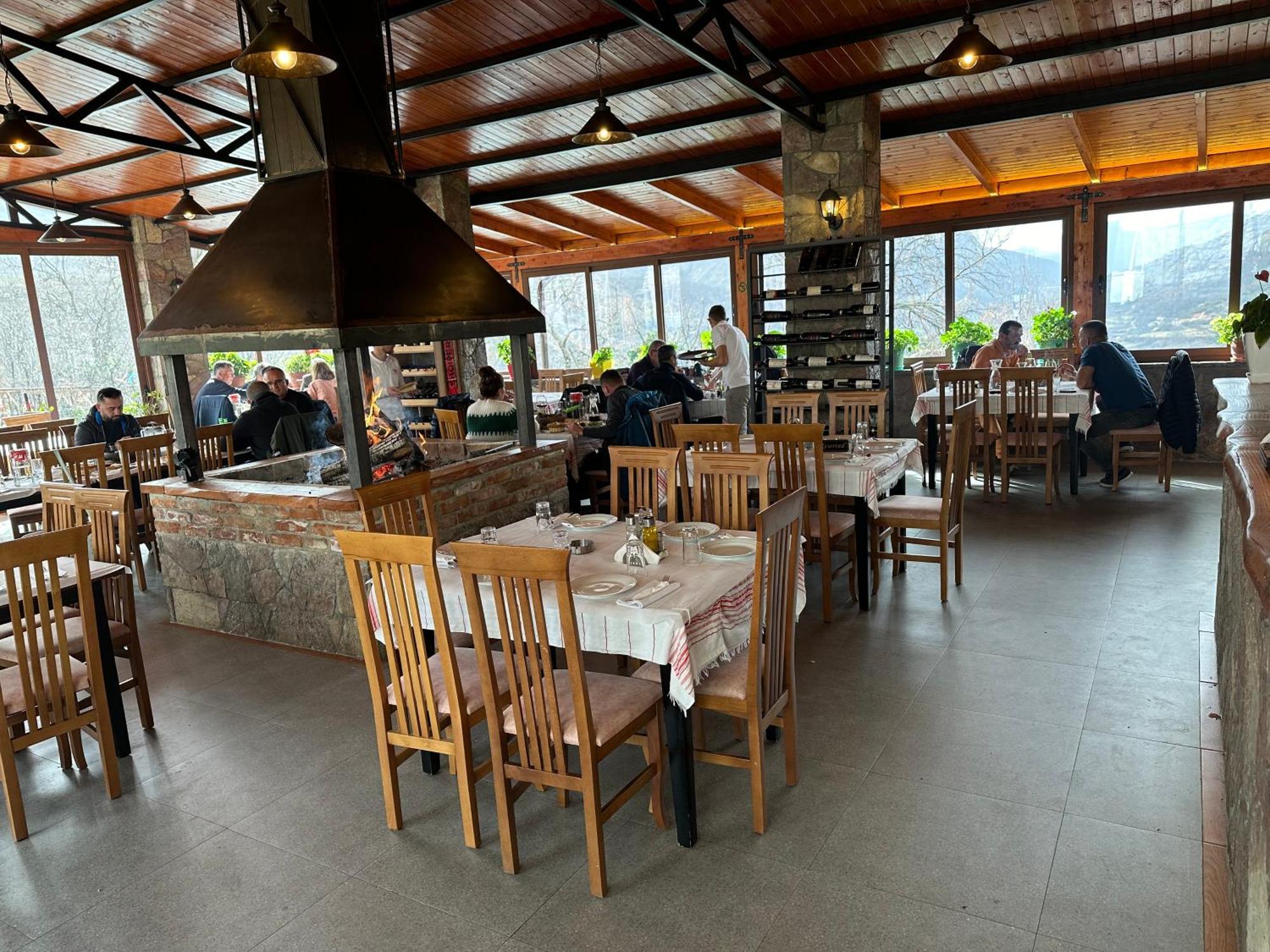 Vila Disha Tiranë Ngoại thất bức ảnh